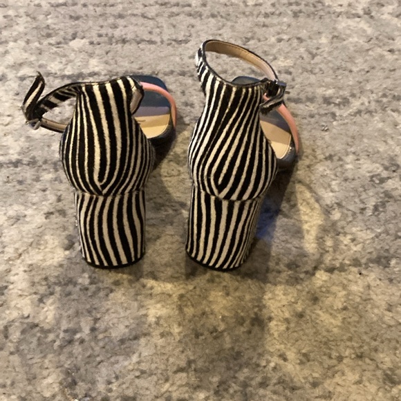 Sam Edelman Heals - Picture 2 of 8